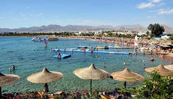 La simplicité du soleil, de la mer et du sable. Le luxe des hôtels 5 étoiles, sports aquatiques, achats et divertissement: c'est Sharm el-Sheikh.