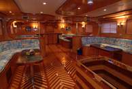 Salon intérieur sur M/Y Golden Dolphin croisière plongée yacht à moteur à Marsa Alam Egypte