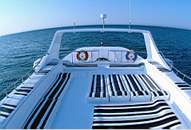 Pont bain de soleil sur M/Y Golden Dolphin croisière plongée yacht à moteur à Marsa Alam Egypte