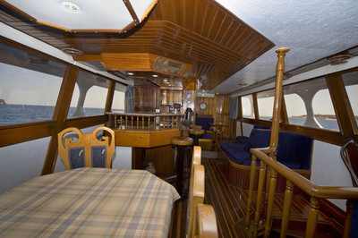 Salle à manger sur King Snefro 3 croisière plongée yacht à moteur à Sharm el Sheikh en Egypte