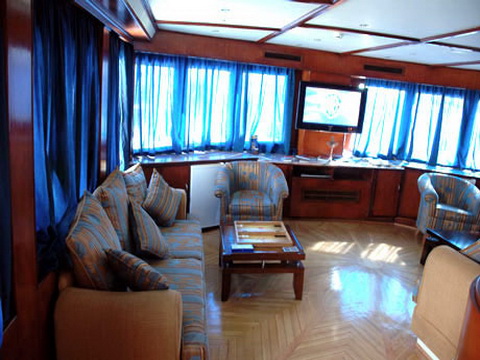 Salon intérieur sur M/Y Spirit croisière plongée yacht à moteur à Sharm el Sheikh en Egypte